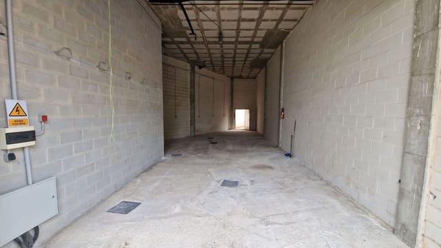 Komercyjne na sprzedaż w Alhaurín el Grande - 169 000 € (Ref: 8967444)