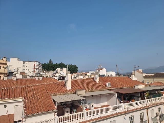 3 bedroom Apartment for sale in Coín - € 198,000 (Ref: 9033279)