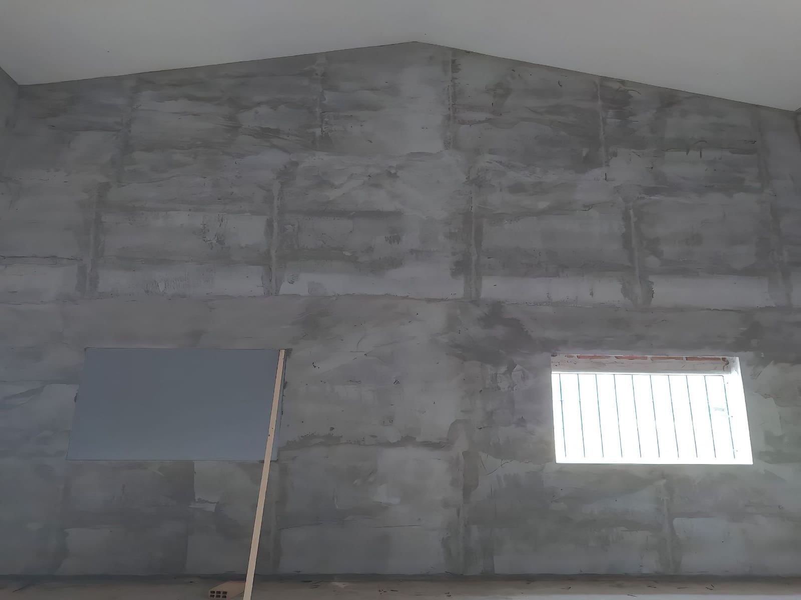 Erhverv til salg i Coin - € 199.000 (Ref: 9164769)