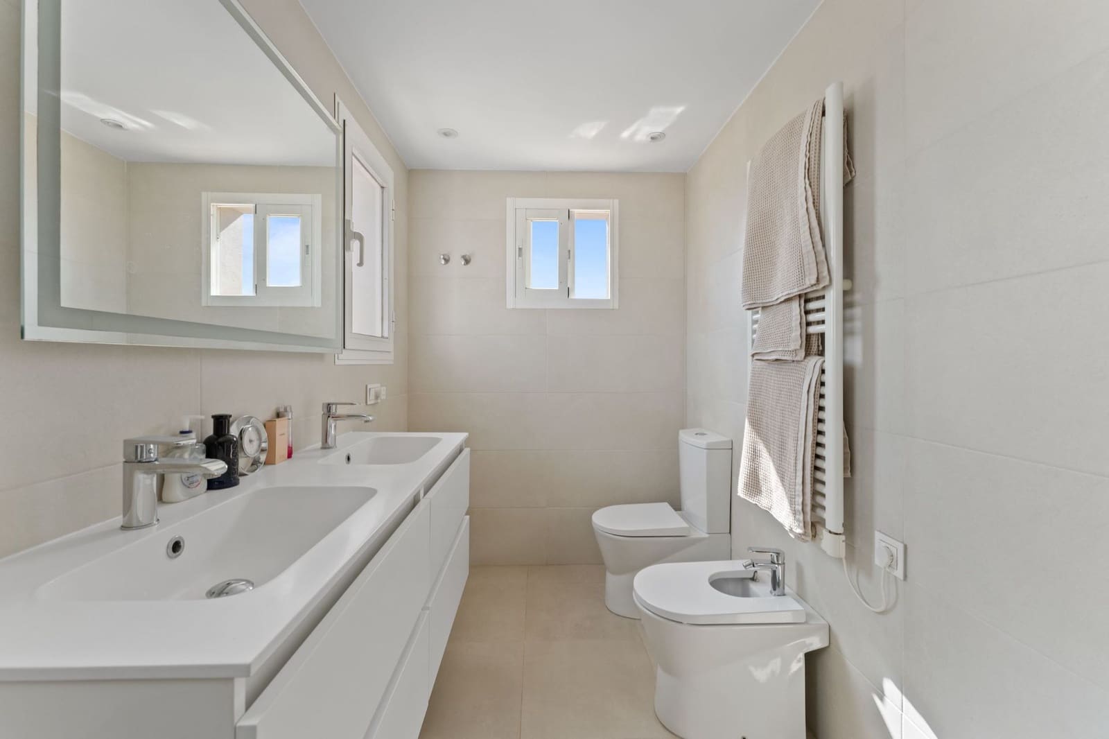 4 soveværelse Villa til salg i Coin med swimmingpool - € 629.000 (Ref: 9235884)