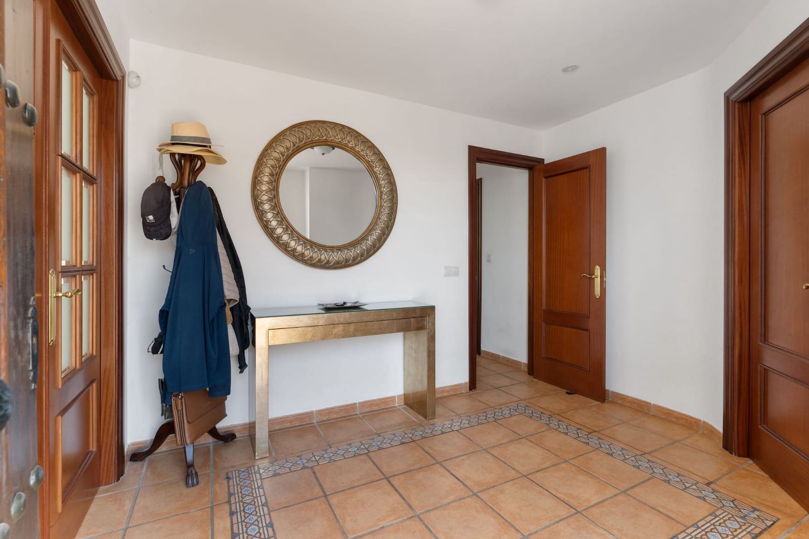 4 soveværelse Villa til salg i Coin med swimmingpool - € 629.000 (Ref: 9235884)