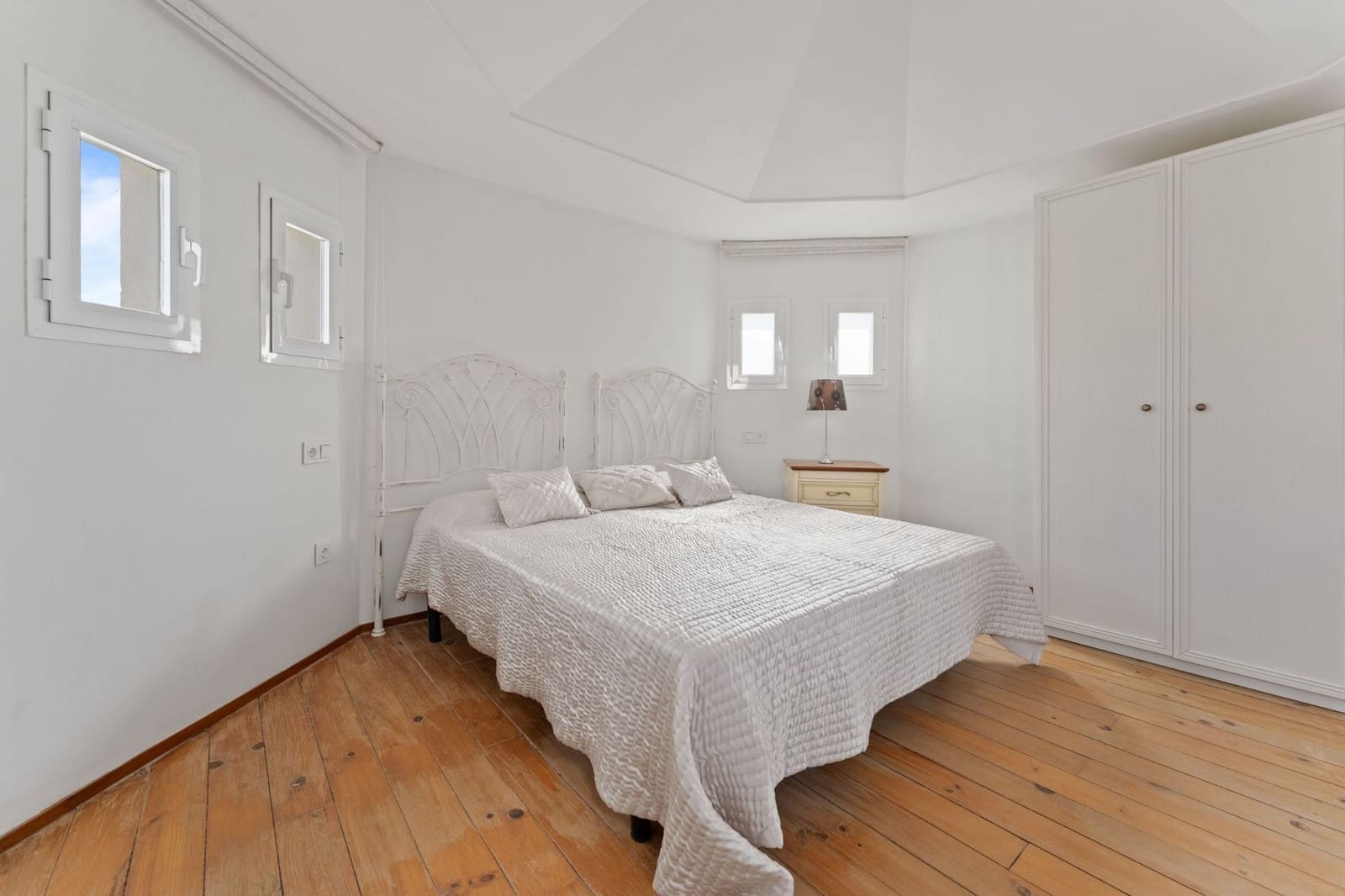 4 soveværelse Villa til salg i Coin med swimmingpool - € 629.000 (Ref: 9235884)