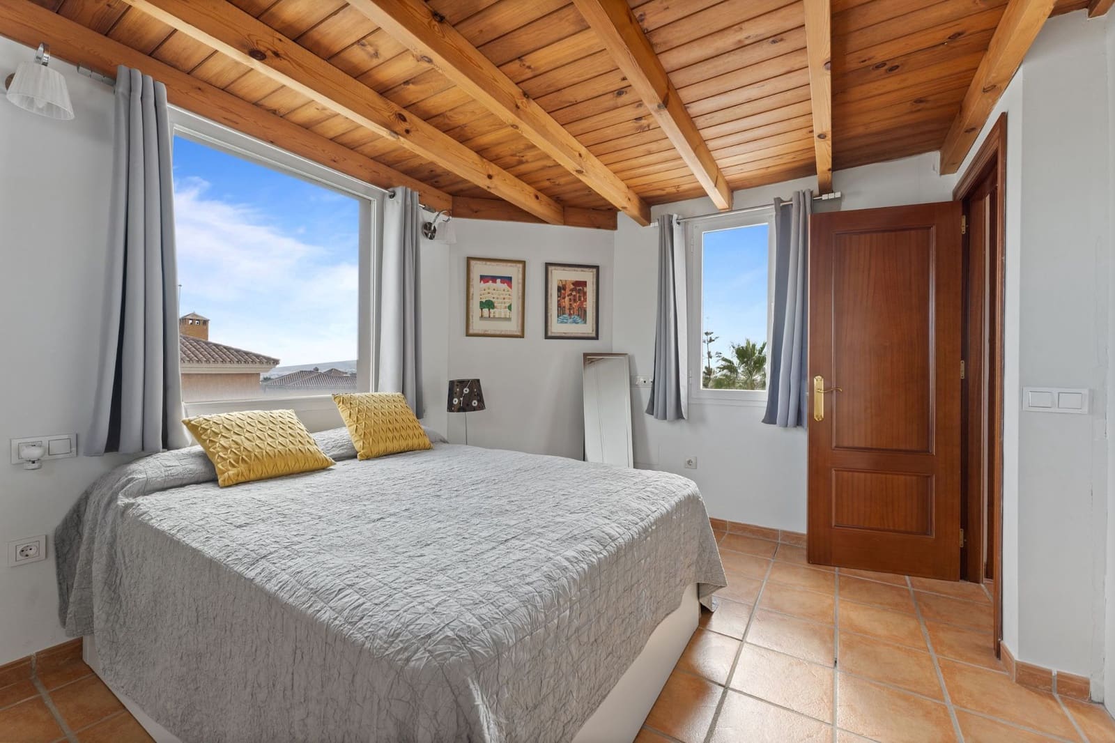 4 soveværelse Villa til salg i Coin med swimmingpool - € 629.000 (Ref: 9235884)