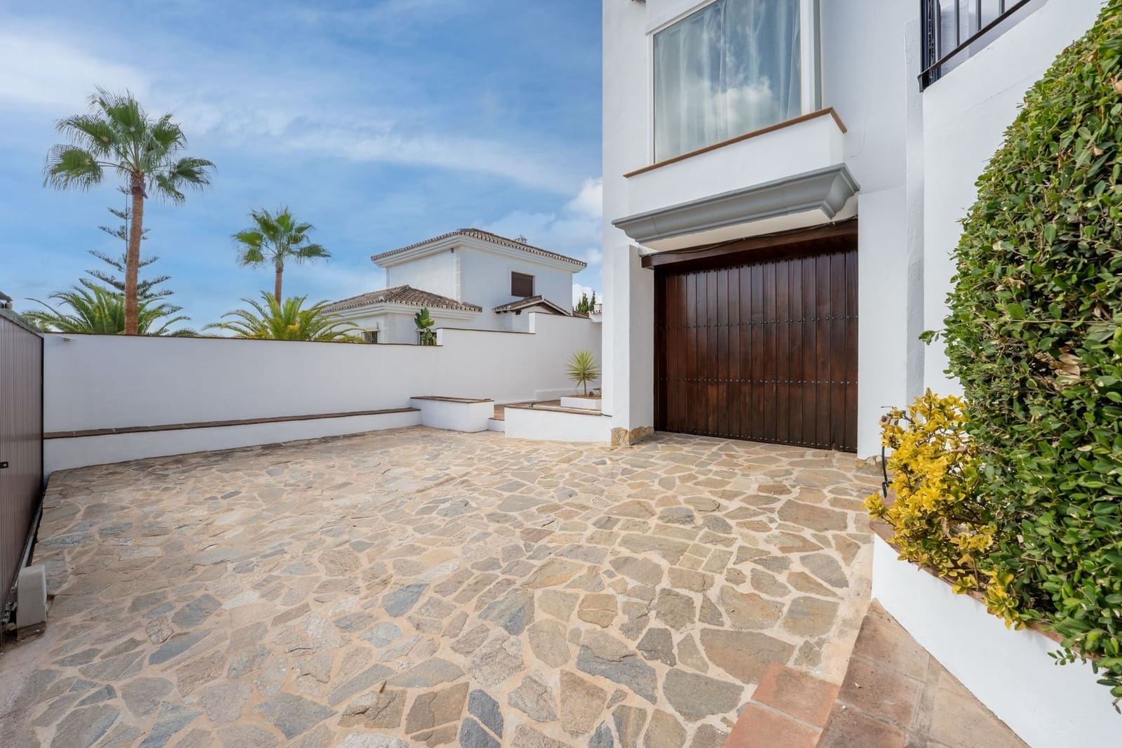 4 soveværelse Villa til salg i Coin med swimmingpool - € 629.000 (Ref: 9235884)