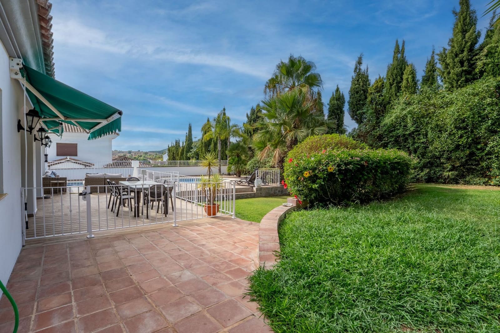 4 soveværelse Villa til salg i Coin med swimmingpool - € 629.000 (Ref: 9235884)