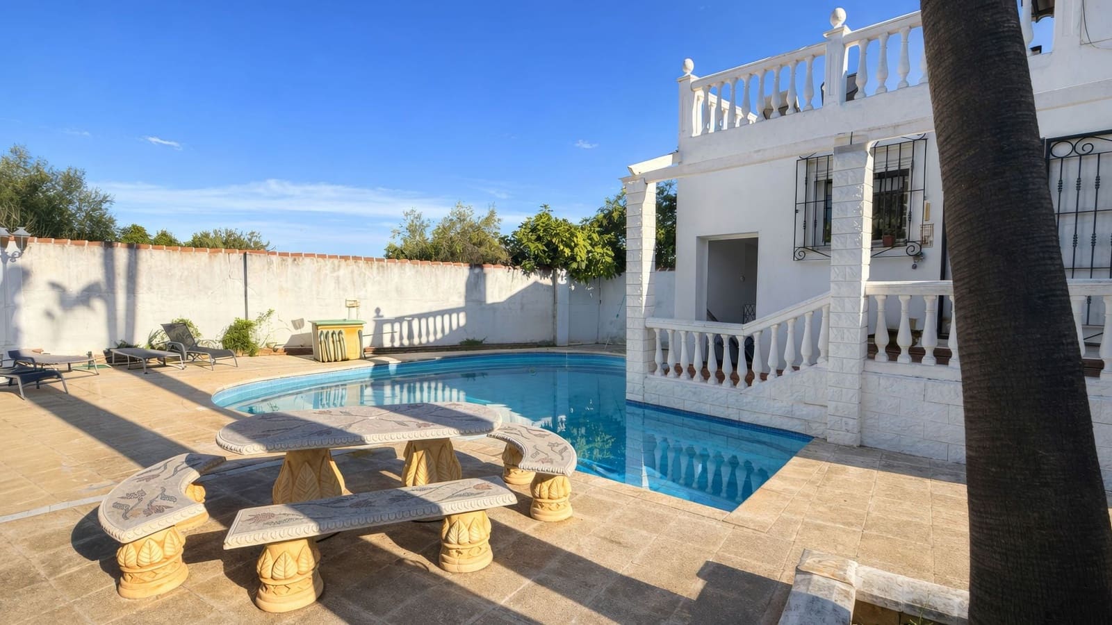 6 bedroom Finca/Country House for sale in Alhaurin de la Torre with pool - € 595,000 (Ref: 9340437)