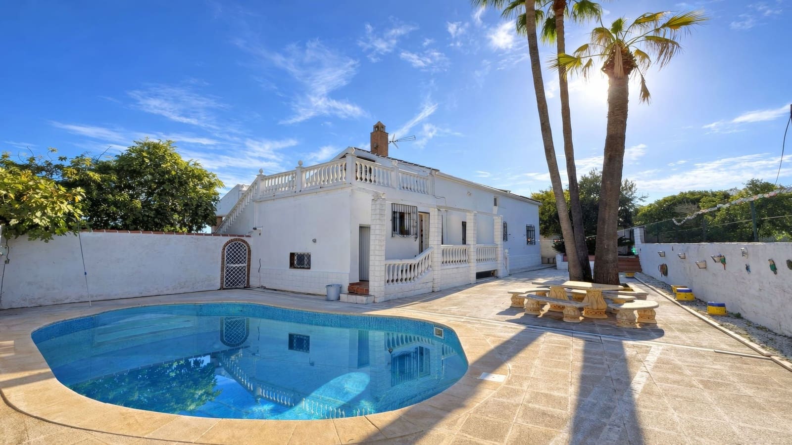 6 bedroom Finca/Country House for sale in Alhaurin de la Torre with pool - € 595,000 (Ref: 9340437)