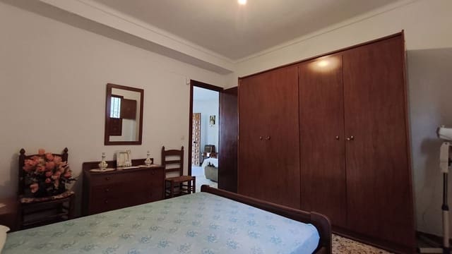 3 soveværelse Finca/Landehus til salg i Guaro med swimmingpool - € 330.000 (Ref: 9395275)