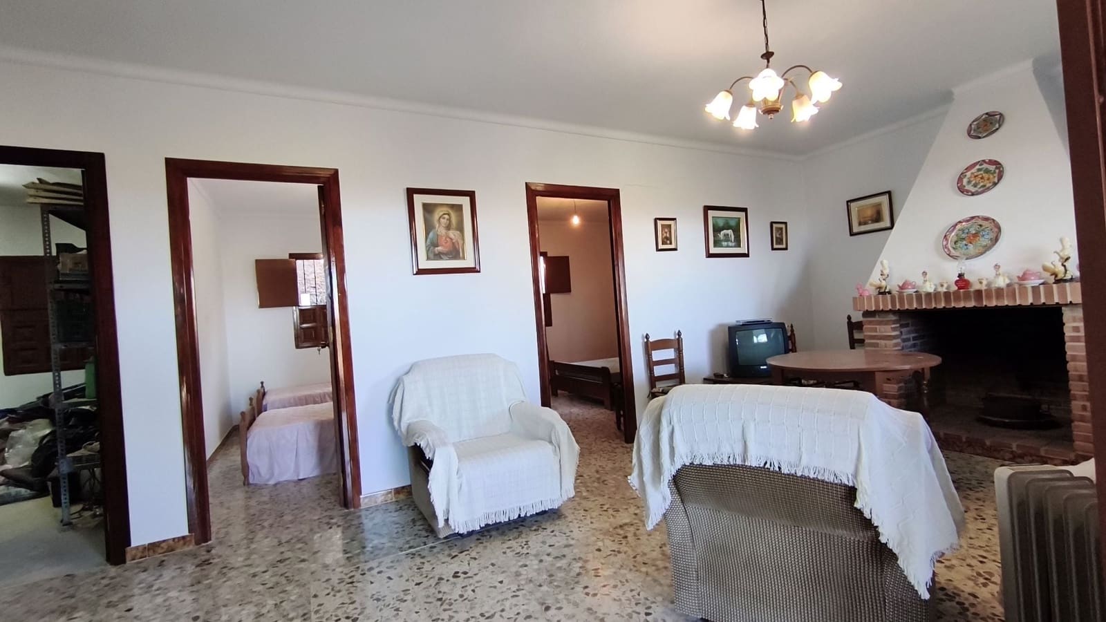 3 soveværelse Finca/Landehus til salg i Guaro med swimmingpool - € 330.000 (Ref: 9395275)