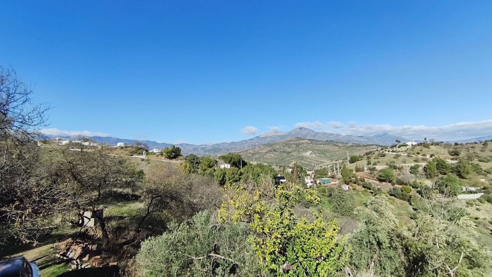 3 soveværelse Finca/Landehus til salg i Guaro med swimmingpool - € 330.000 (Ref: 9395275)