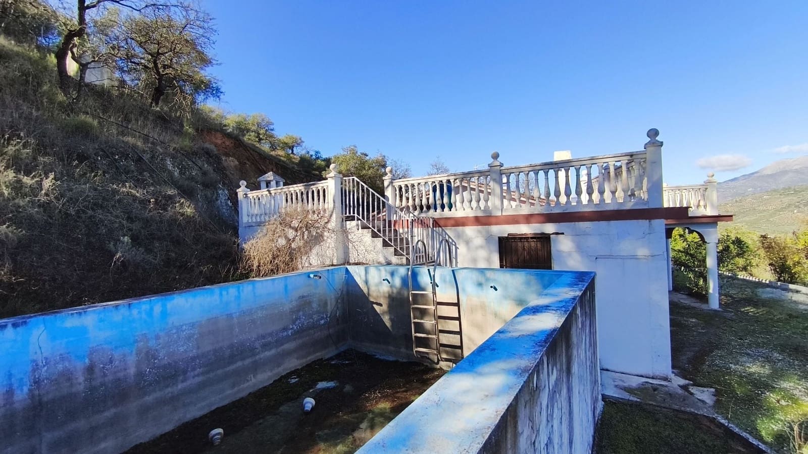 3 soveværelse Finca/Landehus til salg i Guaro med swimmingpool - € 330.000 (Ref: 9395275)