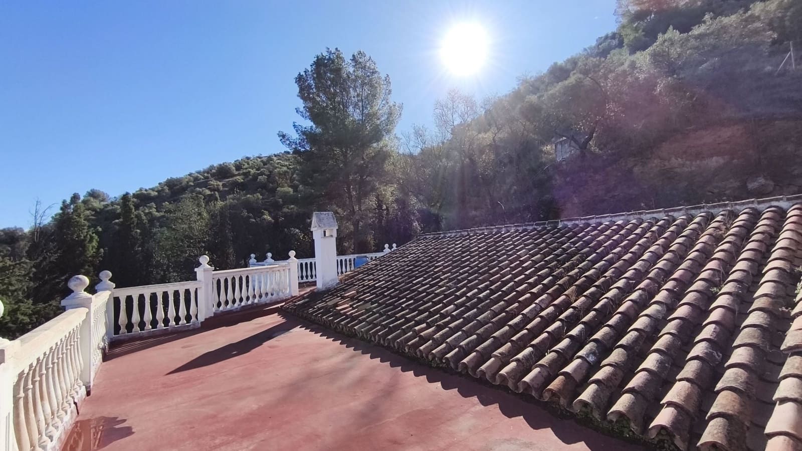 3 soveværelse Finca/Landehus til salg i Guaro med swimmingpool - € 330.000 (Ref: 9395275)