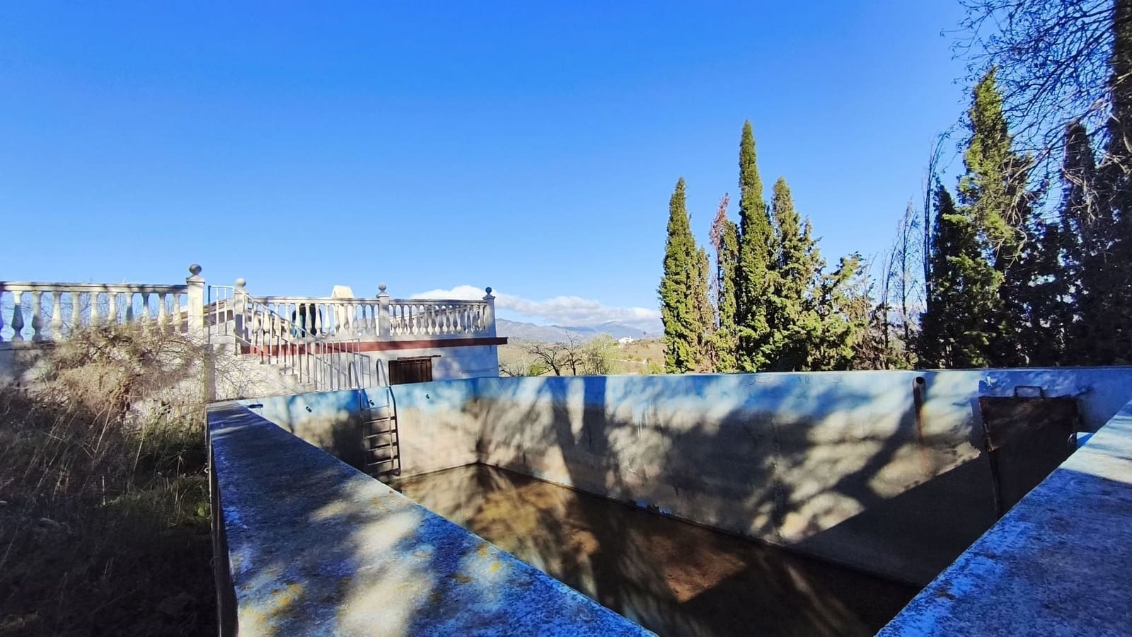 3 soveværelse Finca/Landehus til salg i Guaro med swimmingpool - € 330.000 (Ref: 9395275)