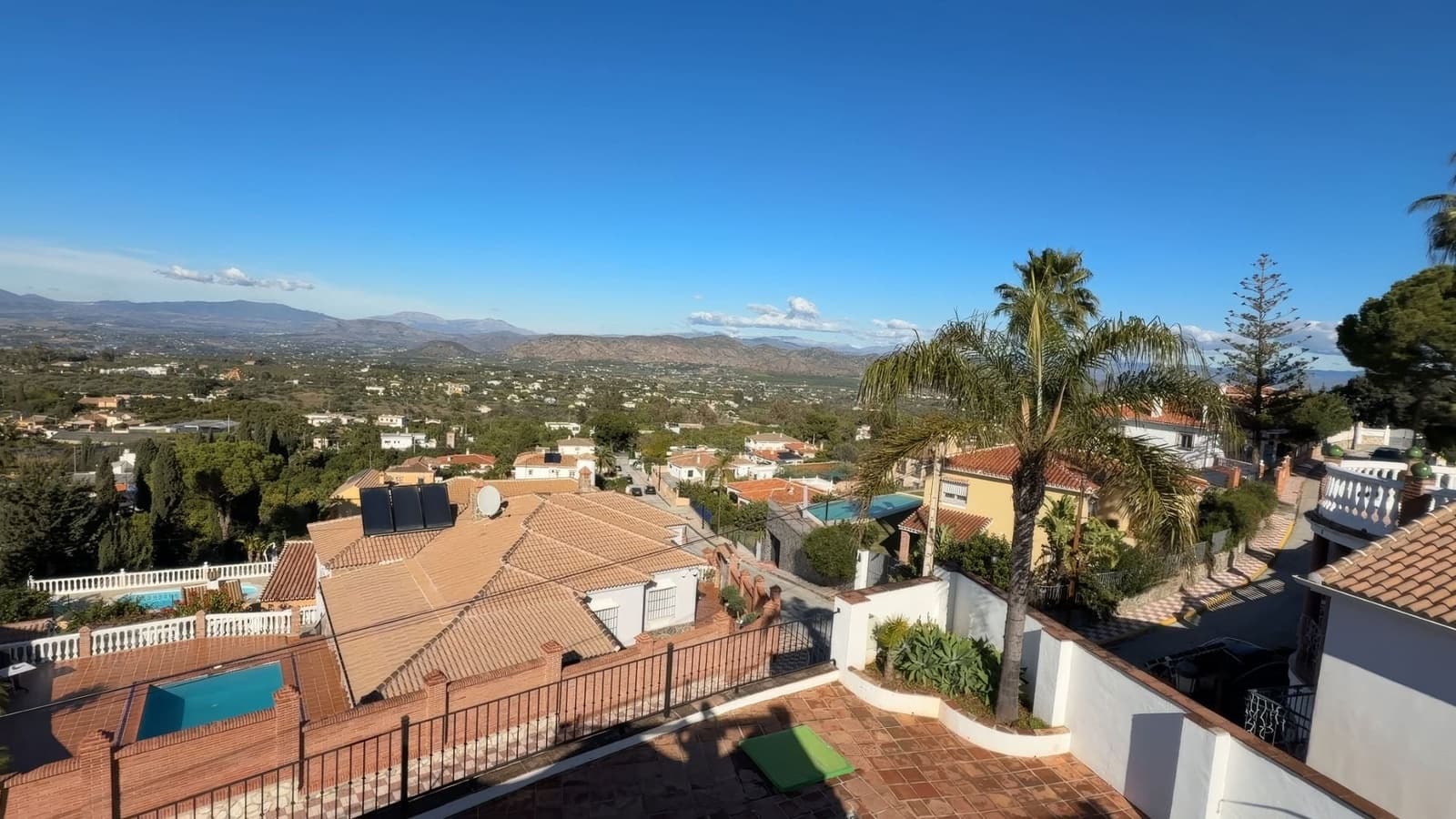 Chalet de 4 habitaciones en Alhaurín el Grande en venta con piscina - 749.000 € (Ref: 9471636)