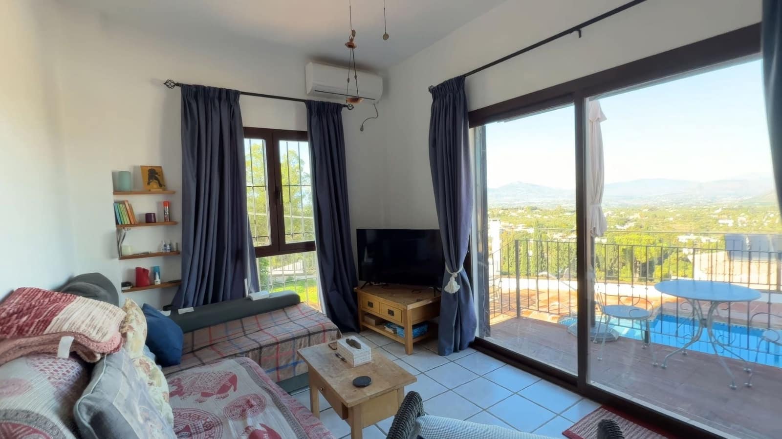 Chalet de 4 habitaciones en Alhaurín el Grande en venta con piscina - 749.000 € (Ref: 9471636)