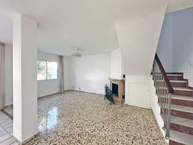 Casa de 4 habitaciones en Coín en alquiler - 1.000 € (Ref: 9484949)