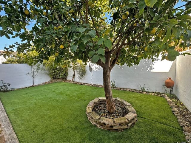 Casa de 4 habitaciones en Coín en alquiler - 1.000 € (Ref: 9484949)