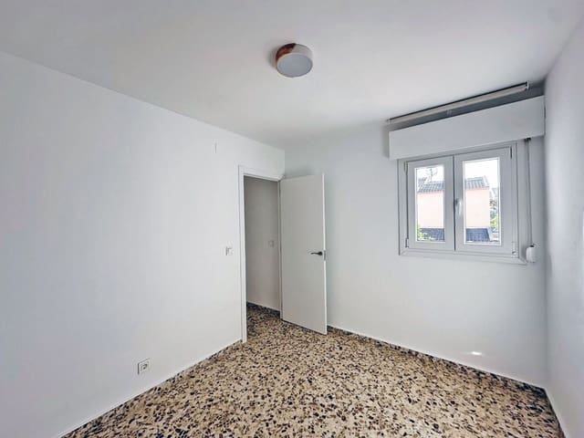 Casa de 4 habitaciones en Coín en alquiler - 1.000 € (Ref: 9484949)