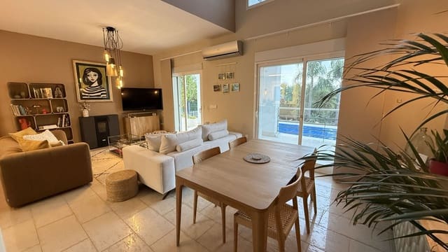 4 sovrum Villa till salu i Coín med pool - 649 000 € (Ref: 9496453)