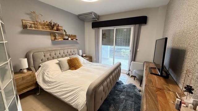 4 sovrum Villa till salu i Coín med pool - 649 000 € (Ref: 9496453)