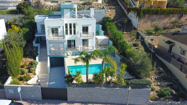 4 sovrum Villa till salu i Coín med pool - 649 000 € (Ref: 9496453)