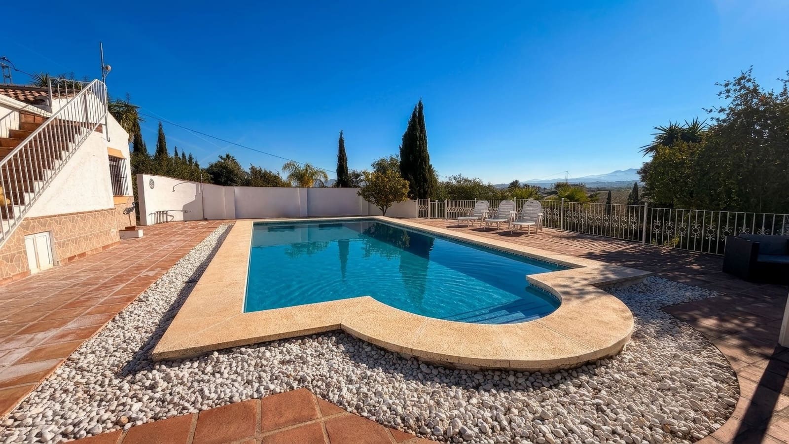 5 bedroom Finca/Country House for sale in Coin with pool - € 420,000 (Ref: 9646752)