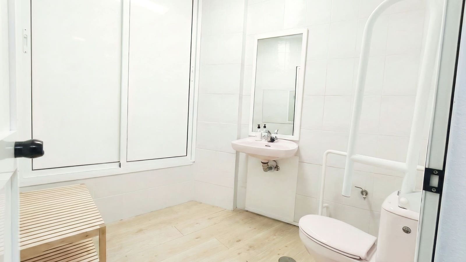 Commercial for sale in Alhaurin el Grande - € 425,000 (Ref: 9672244)