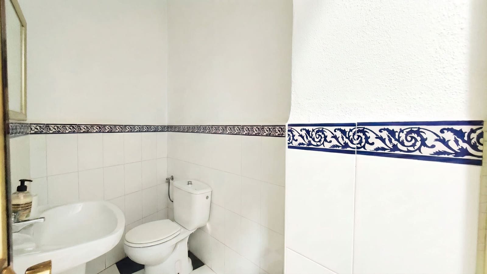 Commercial for sale in Alhaurin el Grande - € 425,000 (Ref: 9672244)