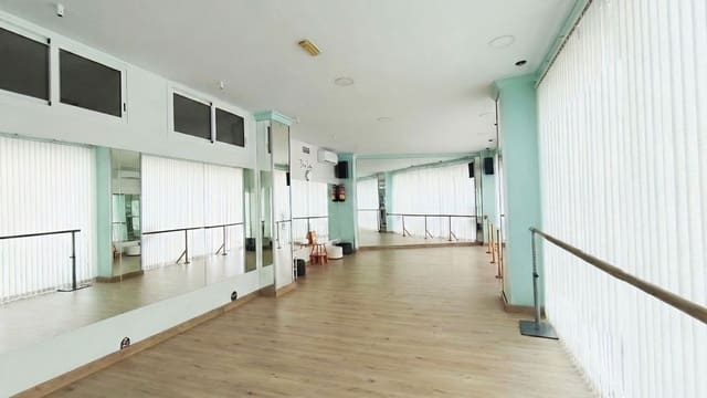 Commercial for sale in Alhaurín el Grande - € 425,000 (Ref: 9672244)