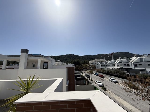 3 chambre Maison de Ville à vendre à Dsmo Dm Churriana, Malaga ville avec piscine - 499 000 € (Ref: 9709469)