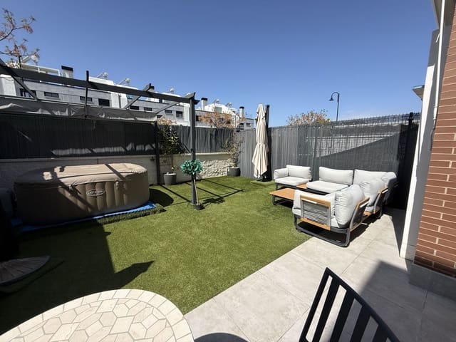 3 chambre Maison de Ville à vendre à Dsmo Dm Churriana, Malaga ville avec piscine - 499 000 € (Ref: 9709469)