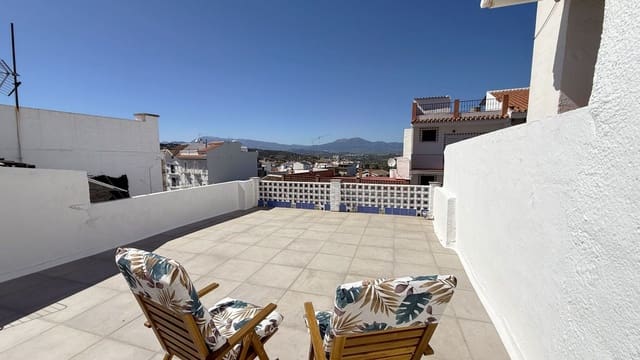 Casa de 4 habitaciones en Alhaurín el Grande en venta - 288.000 € (Ref: 9737765)