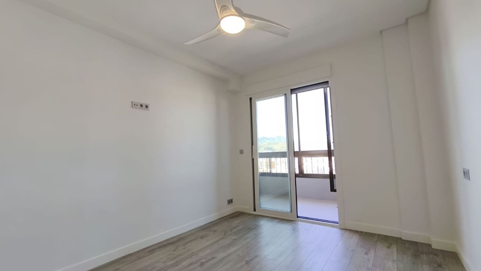 4 sypialnia Apartament do wynajęcia w Miasto Malaga z garażem - 3 500 € (Ref: 9770191)