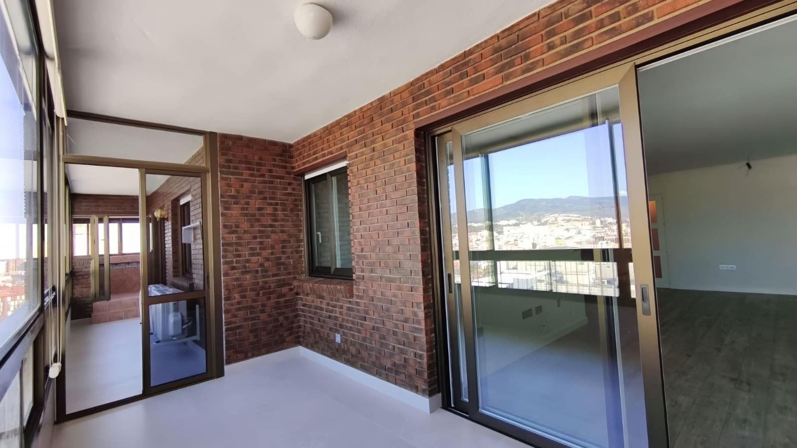 4 sypialnia Apartament do wynajęcia w Miasto Malaga z garażem - 3 500 € (Ref: 9770191)