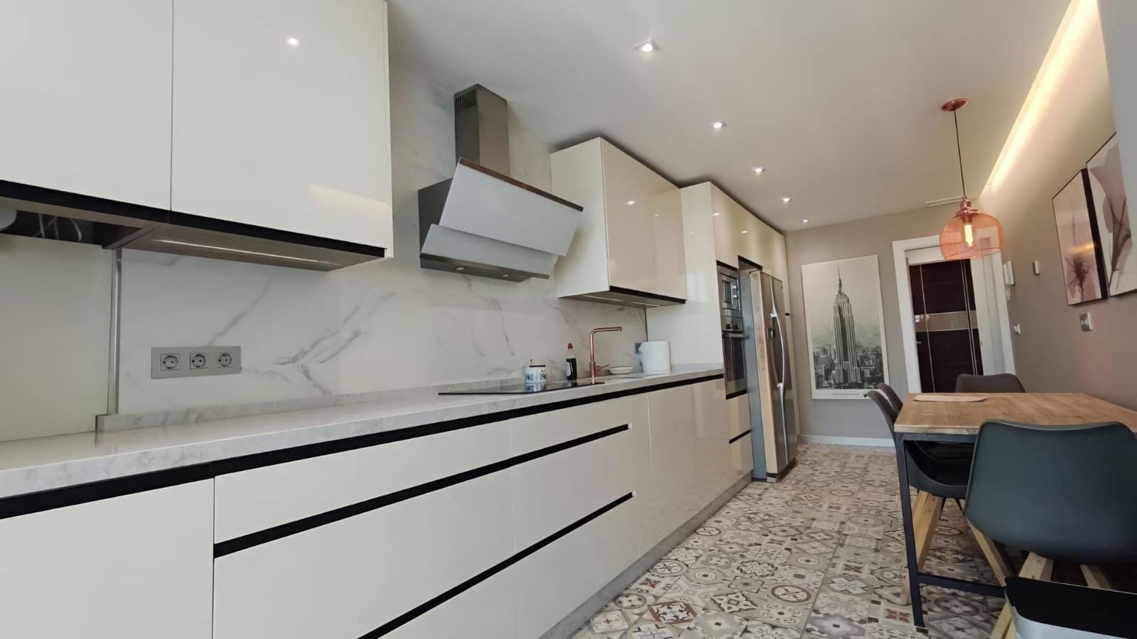 4 sypialnia Apartament do wynajęcia w Miasto Malaga z garażem - 3 500 € (Ref: 9770191)