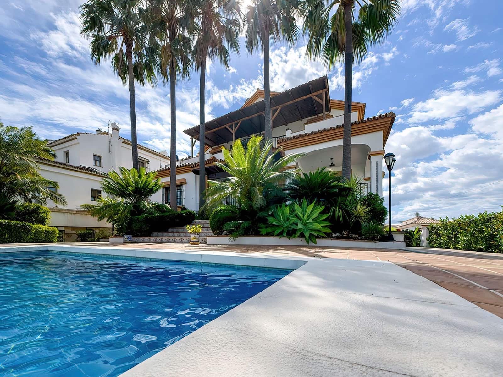 4 Zimmer Villa zu verkaufen in Alhaurin el Grande mit Pool - 845.000 € (Ref: 9805904)