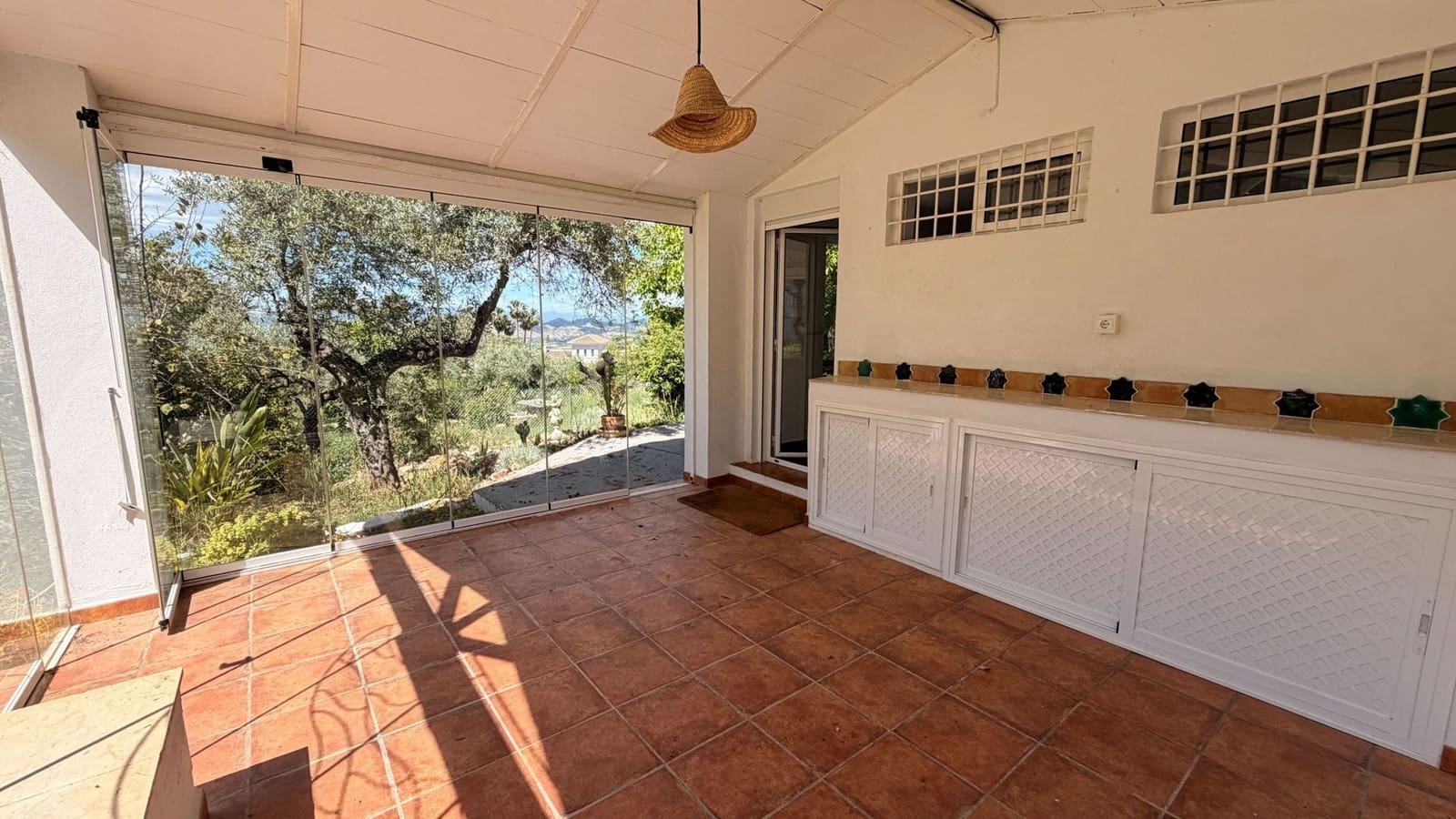 2 bedroom Villa for sale in Alhaurin el Grande - € 389,000 (Ref: 9828157)