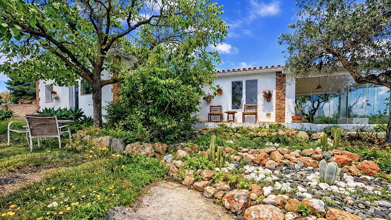 2 bedroom Villa for sale in Alhaurin el Grande - € 389,000 (Ref: 9828157)