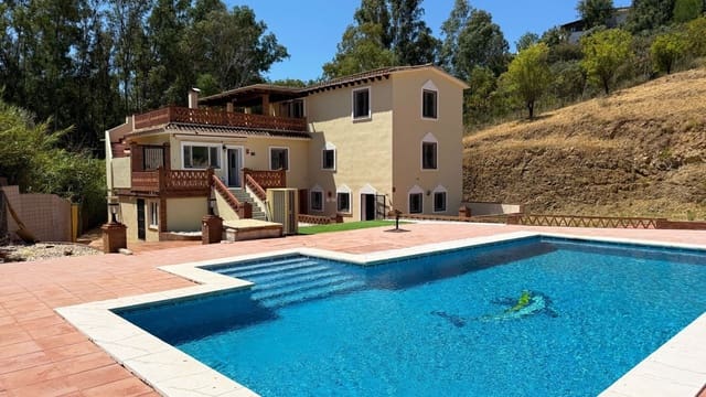 4 soveværelse Finca/Landehus til salg i La Cala de Mijas, Mijas med swimmingpool - € 750.000 (Ref: 9841983)