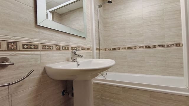3 Zimmer Apartment zu vermieten in Alhaurín el Grande mit Garage - 890 € (Ref: 9844705)