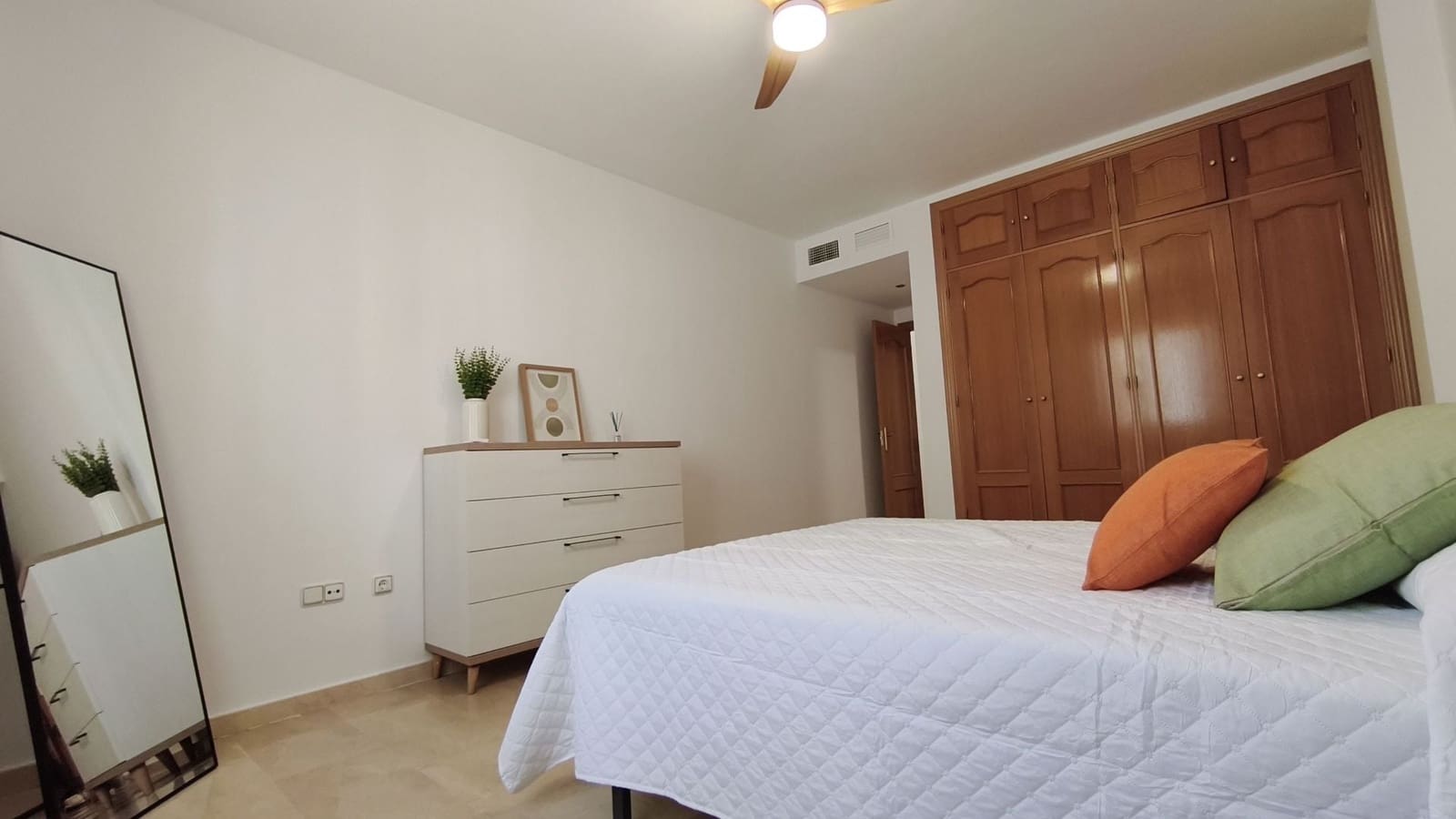 3 bedroom Apartment for rent in Alhaurin el Grande with garage - € 890 (Ref: 9844705)