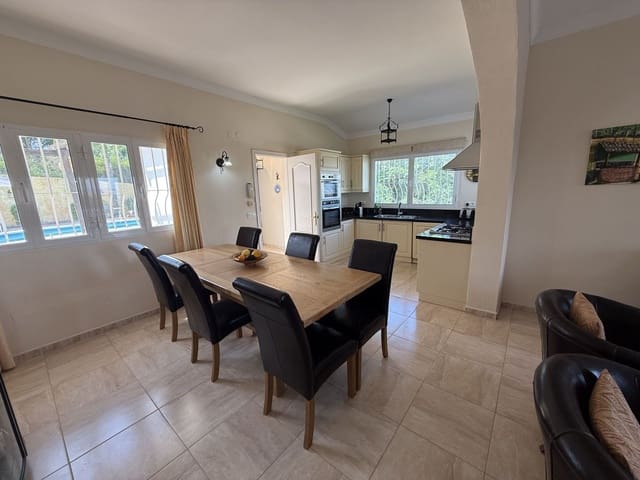 3 soverom Finca/Herregård til salgs i Alhaurín el Grande med svømmebasseng - € 549 000 (Ref: 9861393)