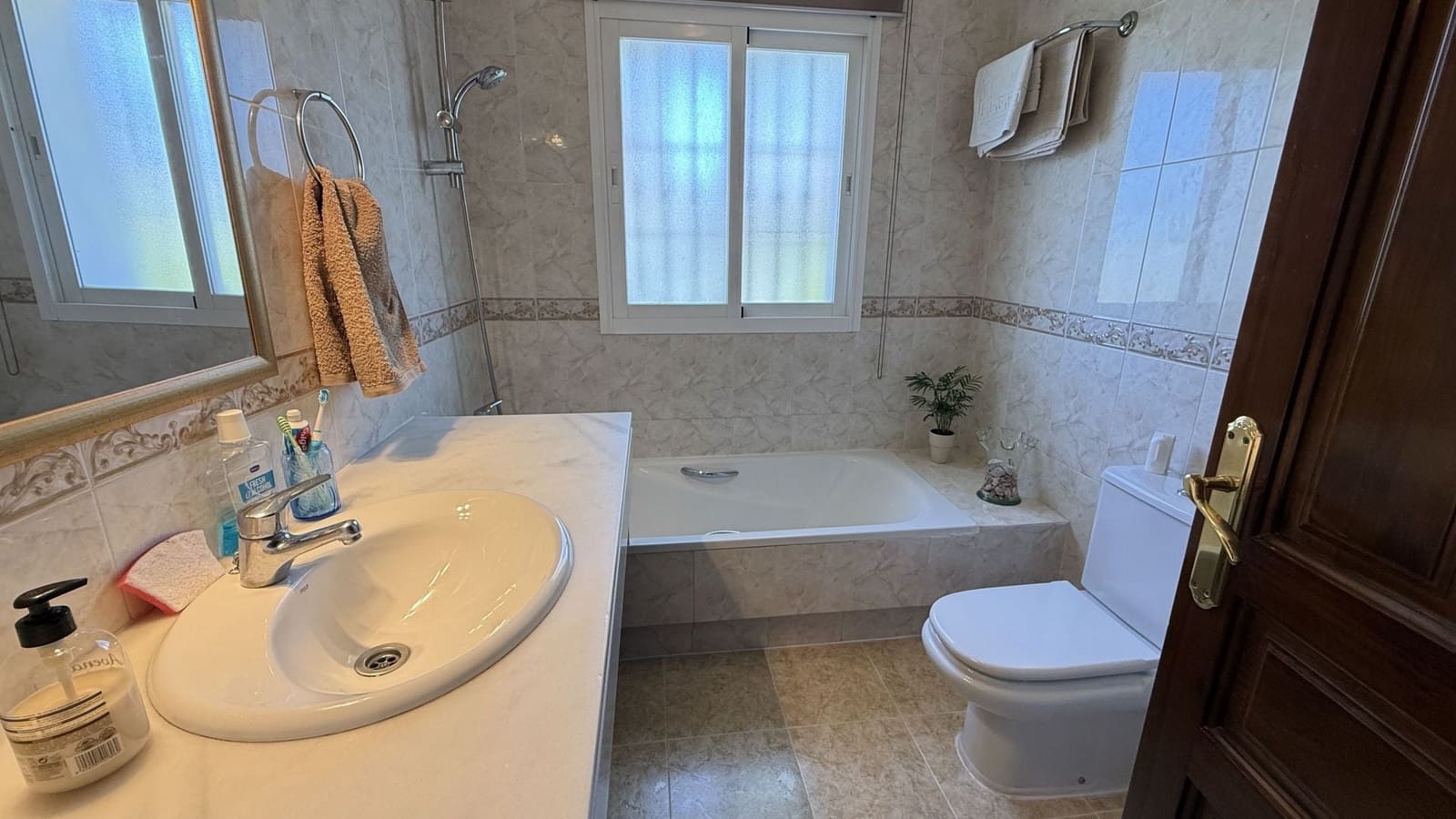 3 bedroom Villa for sale in Coin with pool - € 525,000 (Ref: 9874338)