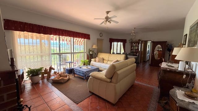 3 soverom Finca/Herregård til salgs i Alhaurín el Grande med svømmebasseng - € 695 000 (Ref: 9958706)