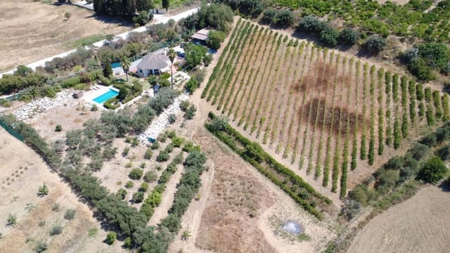 3 soverom Finca/Herregård til salgs i Alhaurín el Grande med svømmebasseng - € 695 000 (Ref: 9958706)