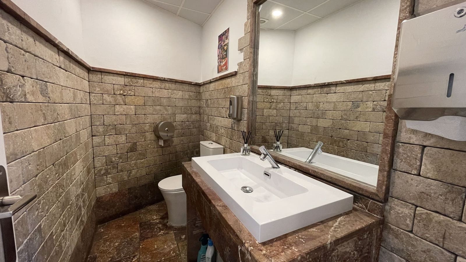 Commercial for sale in Coin - € 149,000 (Ref: 9958962)