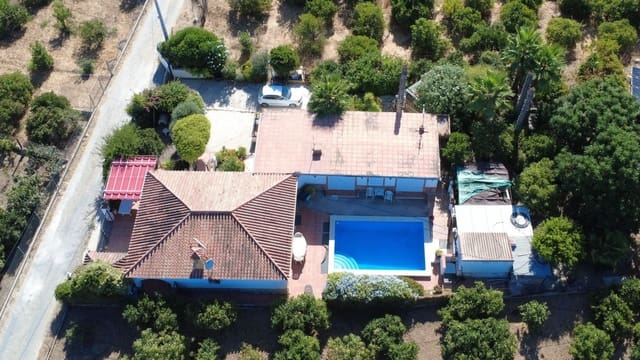 4 soveværelse Finca/Landehus til salg i Alhaurín el Grande med swimmingpool - € 449.995 (Ref: 9996510)
