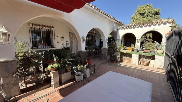 4 soveværelse Finca/Landehus til salg i Alhaurín el Grande med swimmingpool - € 449.995 (Ref: 9996510)
