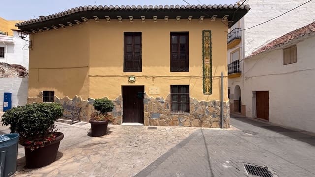 4 sypialnia Dom na sprzedaż w Monda - 220 000 € (Ref: 9999356)