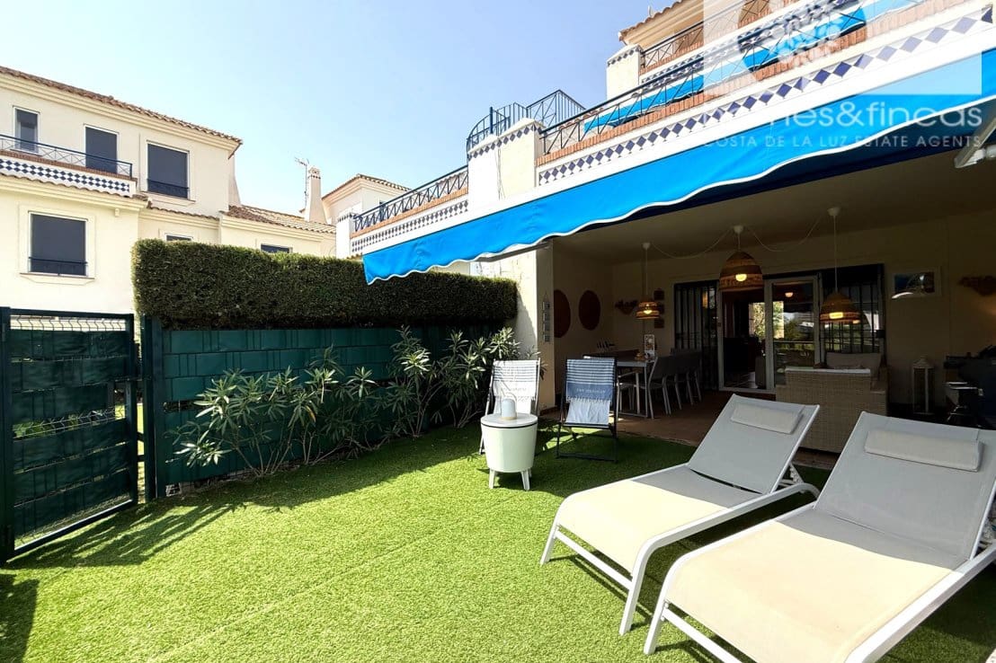 3 bedroom Townhouse for sale in Ayamonte with pool garage - € 294,000 (Ref: 10008069)